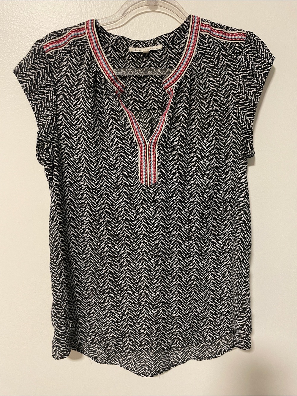 Boho Black & White Chevron Patterned Short-Sleeve Top with Pink Trim